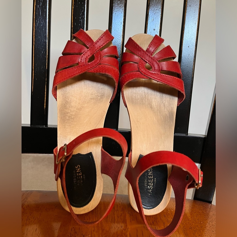 Swedish Hasbeens Red Cross Strap Debutant Clogs Sandals Mary Janes EU 38 (7.5/8)